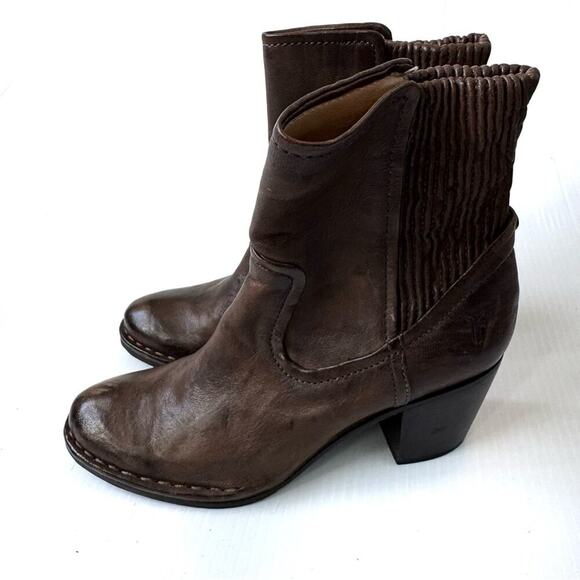 Frye Lucinda Scrunch stretch shin high boots size 7 brown heeled - Picture 1 of 11